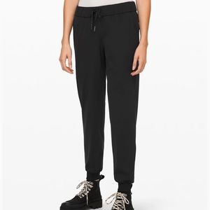 Lululemon On the Fly joggers